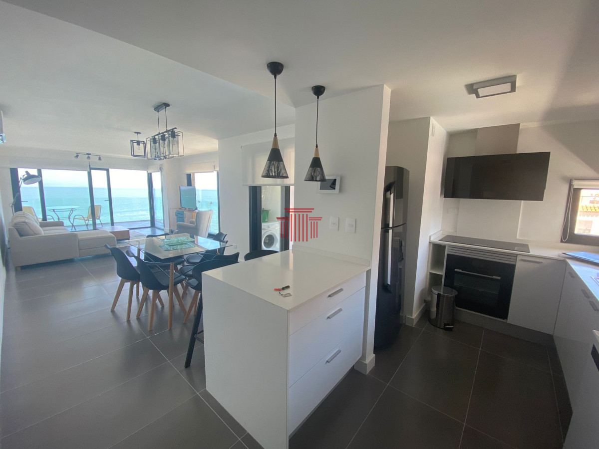 Apartamento ID.13810 - Venta de apartamento - Punta del Este - 3 dormitorios - vista al mar