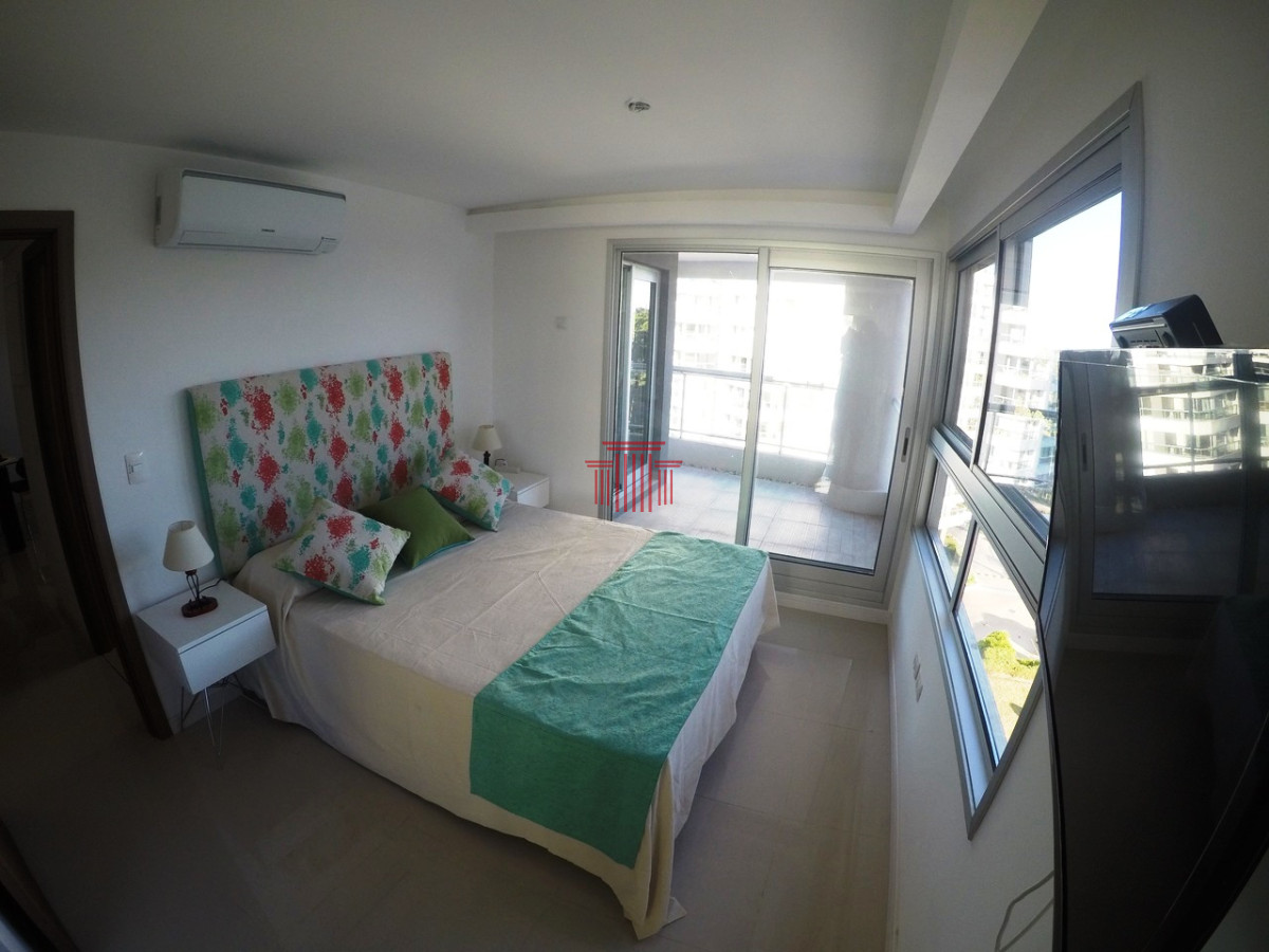 Apartamento ID.13081 - Apartamento en Punta del Este  , playa brava