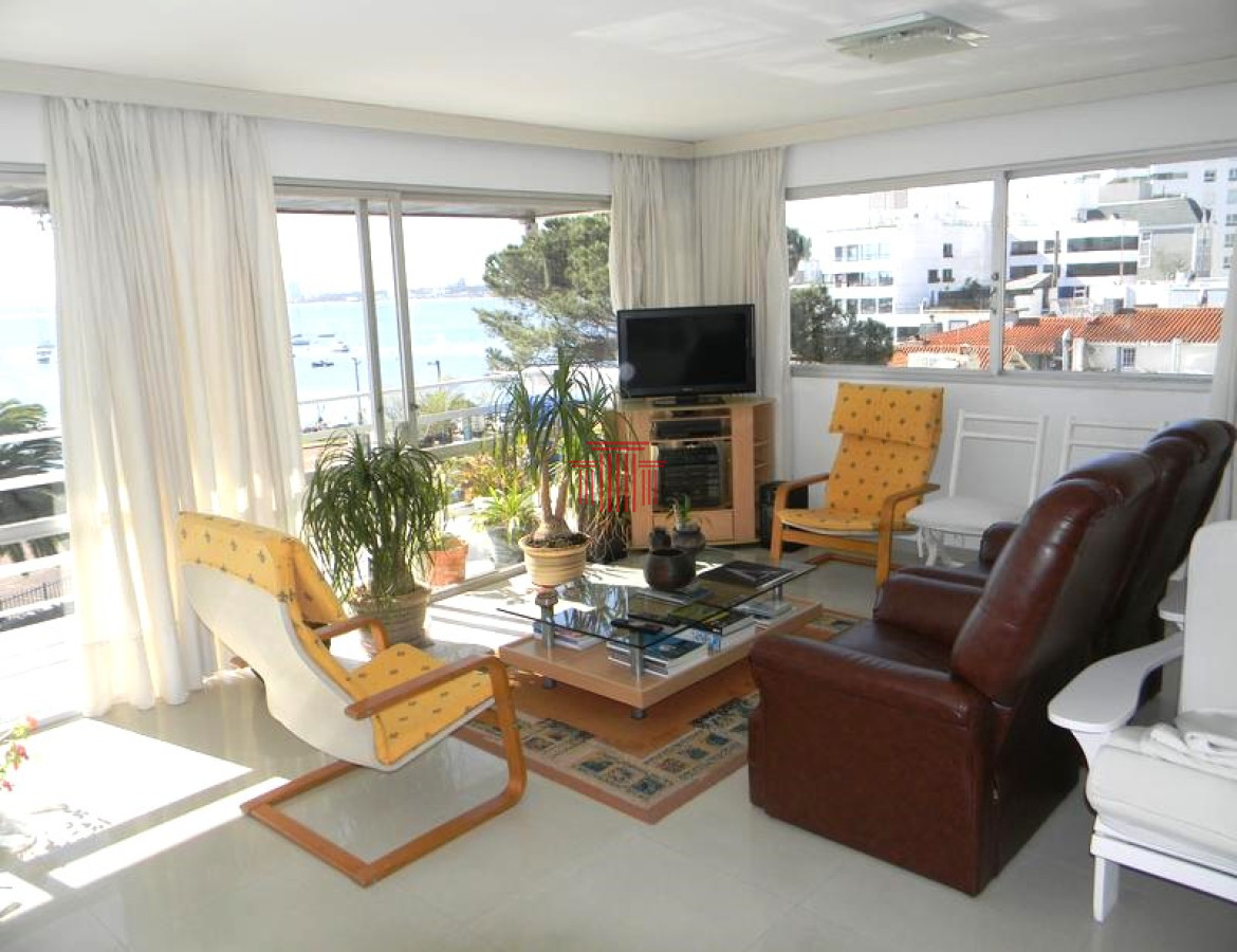 Apartamento ID.13784 - Venta APARTAMENTO - Punta del Este - 4 dormitorios - VISTA AL MAR 