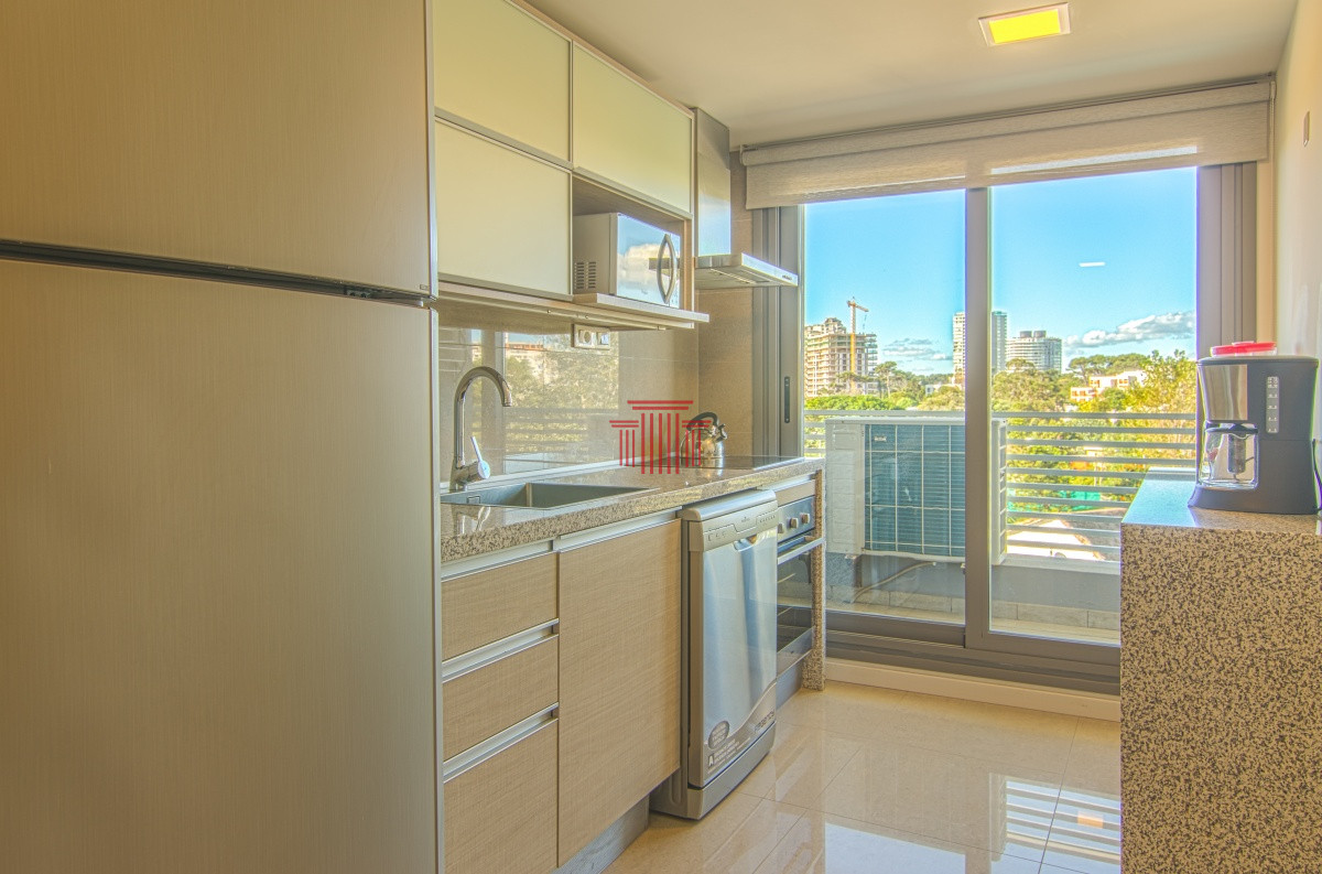 Apartamento ID.13300 - Apartamento en Punta del Este , playa Mansa, 2 dormitorios