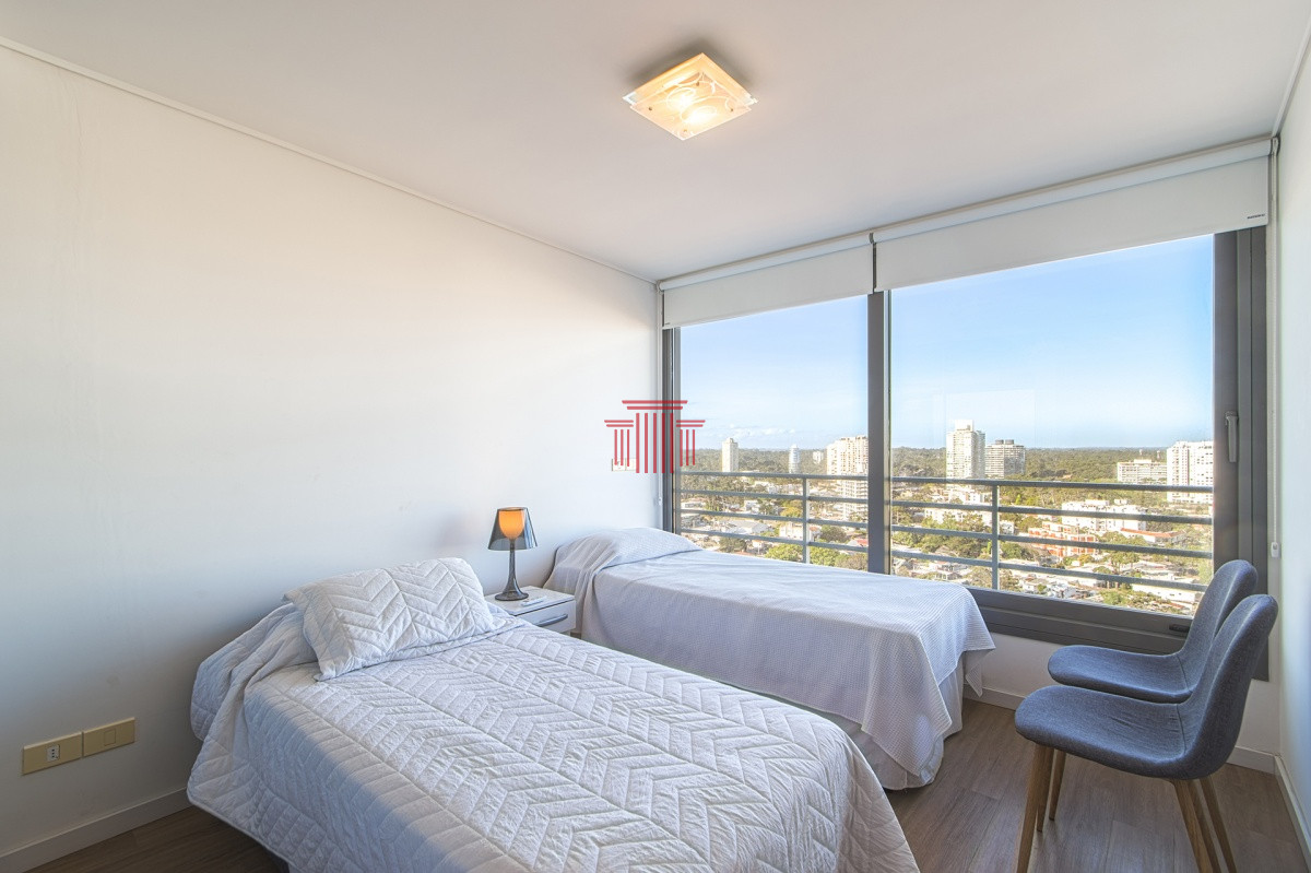Apartamento ID.13299 - Apartamento en Punta Del Este, en venta y alquiler 