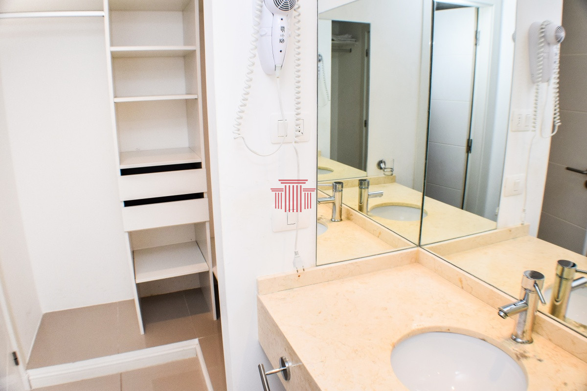 Apartamento ID.13102 - Apartamento en alquiler temporal, en Punta Del Este, Playa  brava.