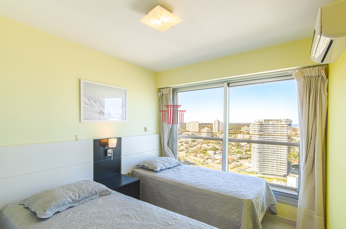 Apartamento ID.10195 - PISO ALTO CON VISTA A LA MANSA, AMPLIOS Y CÓMODOS AMBIENTES! INCLUYE TODAS LAS AMENIDADES!