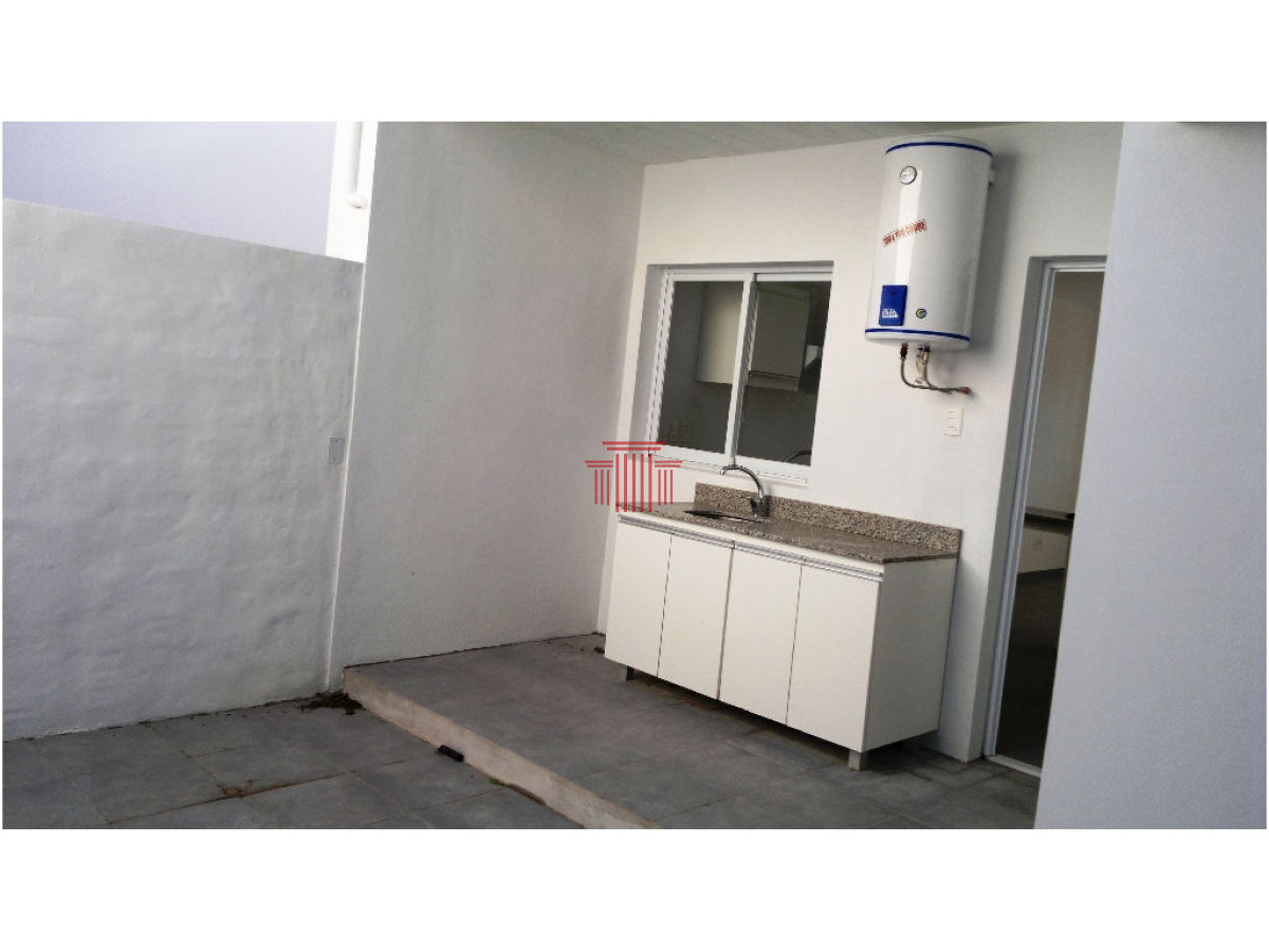 Apartamento ID.10764 - ALQUILER ANUAL MALDONADO 2 DORMITORIOS + PATIO