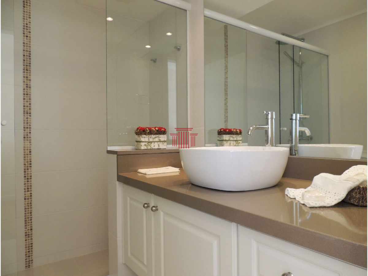 Apartamento ID.10890 - APARTAMENTO EN VENTA, PUNTA DEL ESTE, ESPECTACULAR VISTA AL PUERTO Y BAHÍA