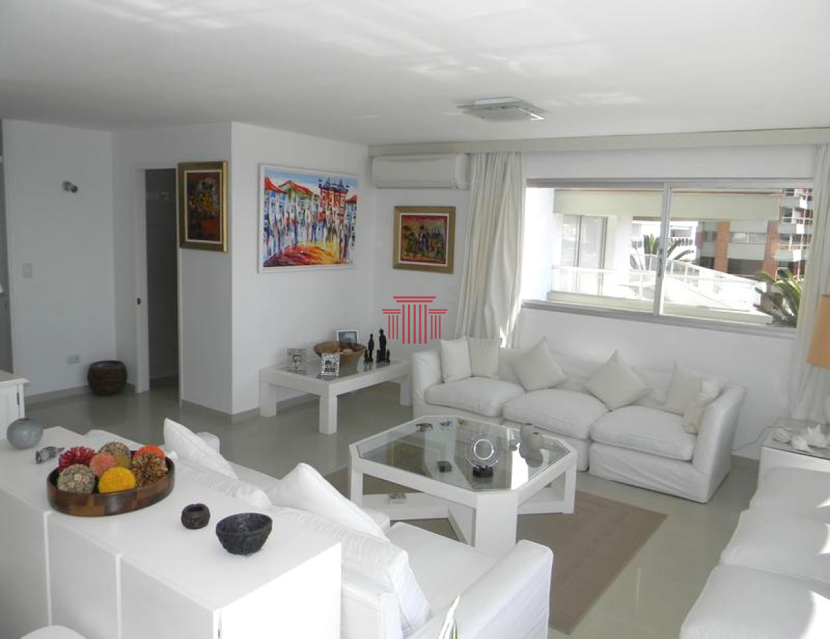 Apartamento ID.13784 - Venta APARTAMENTO - Punta del Este - 4 dormitorios - VISTA AL MAR 