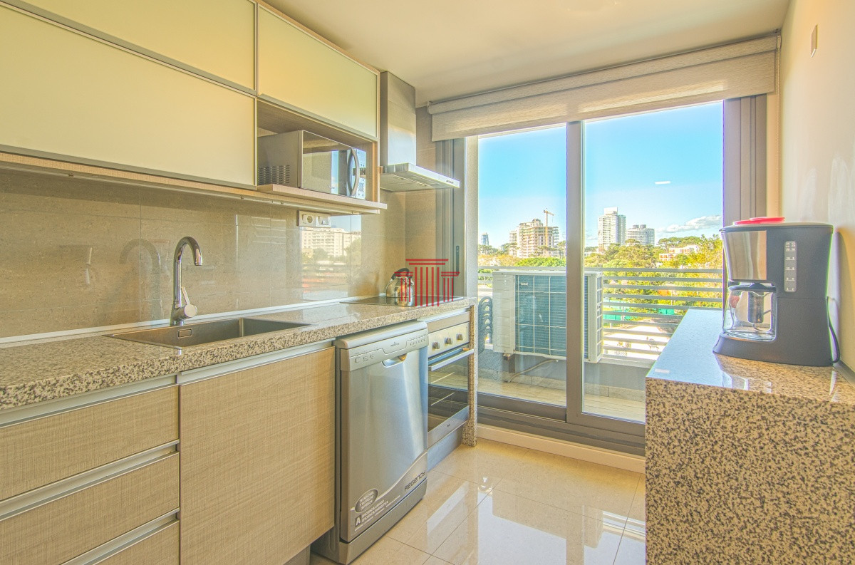 Apartamento ID.13300 - Apartamento en Punta del Este , playa Mansa, 2 dormitorios