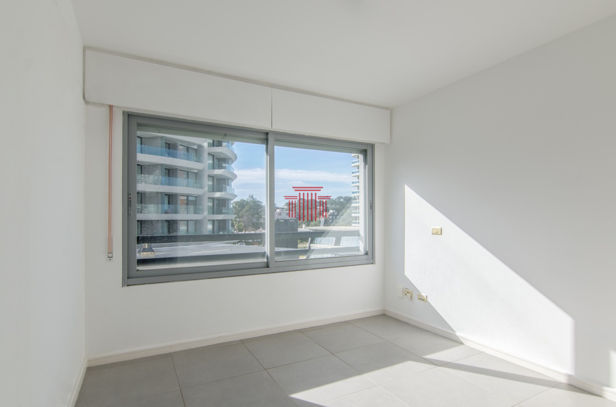 Apartamento ID.10930 - Apartamento en Punta del Este   2 dormitorios con parrillero 