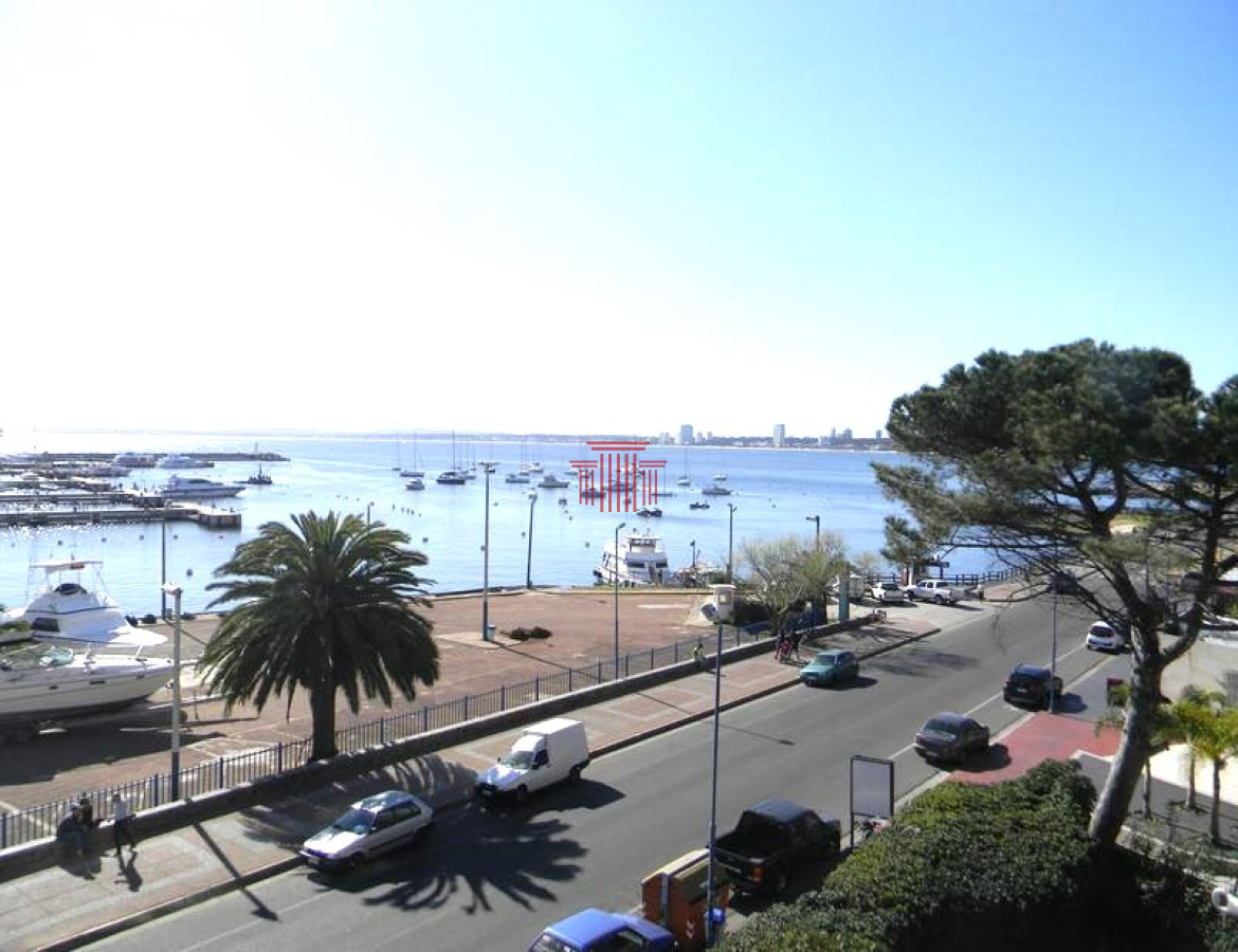 Apartamento ID.13784 - Venta APARTAMENTO - Punta del Este - 4 dormitorios - VISTA AL MAR 
