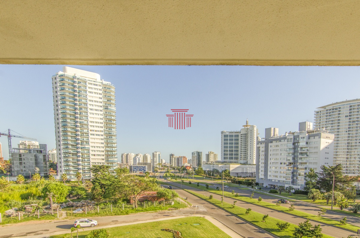 Apartamento ID.13302 - Apartamento en venta y alquiler Punta del Este  , Playa Mansa 