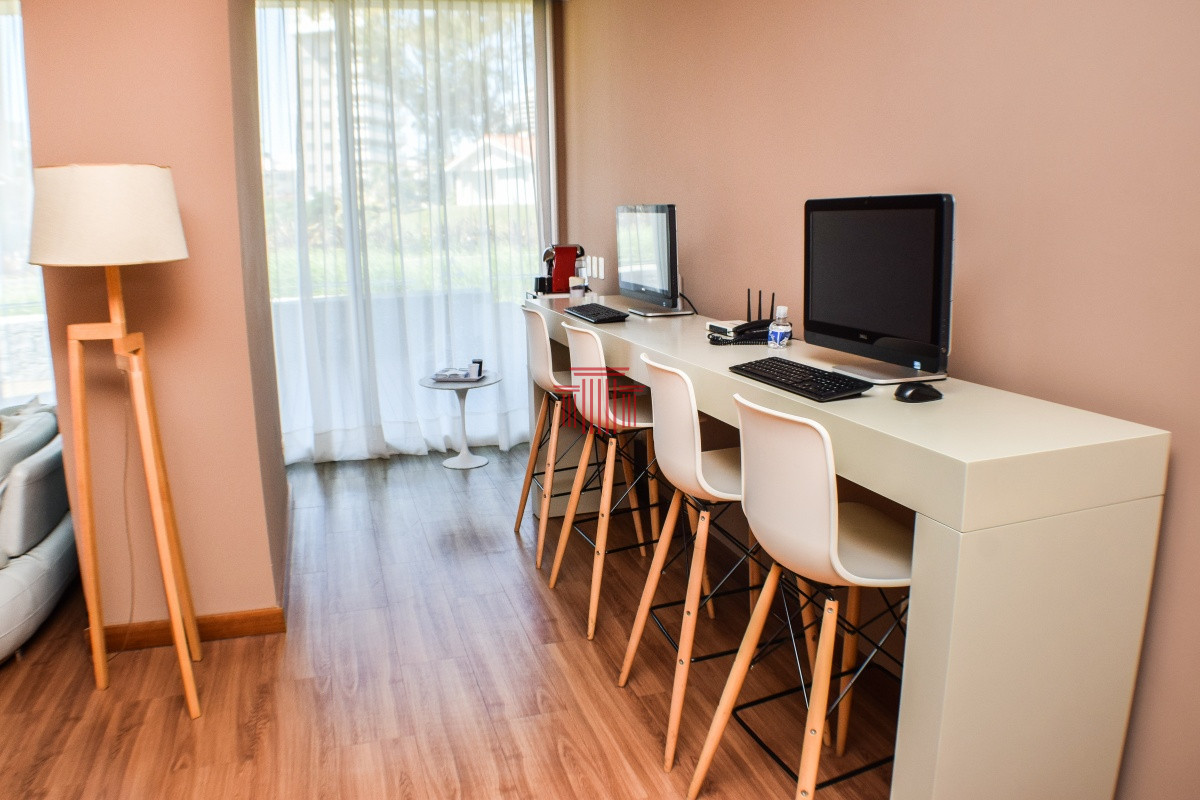 Apartamento ID.13102 - Apartamento en alquiler temporal, en Punta Del Este, Playa  brava.