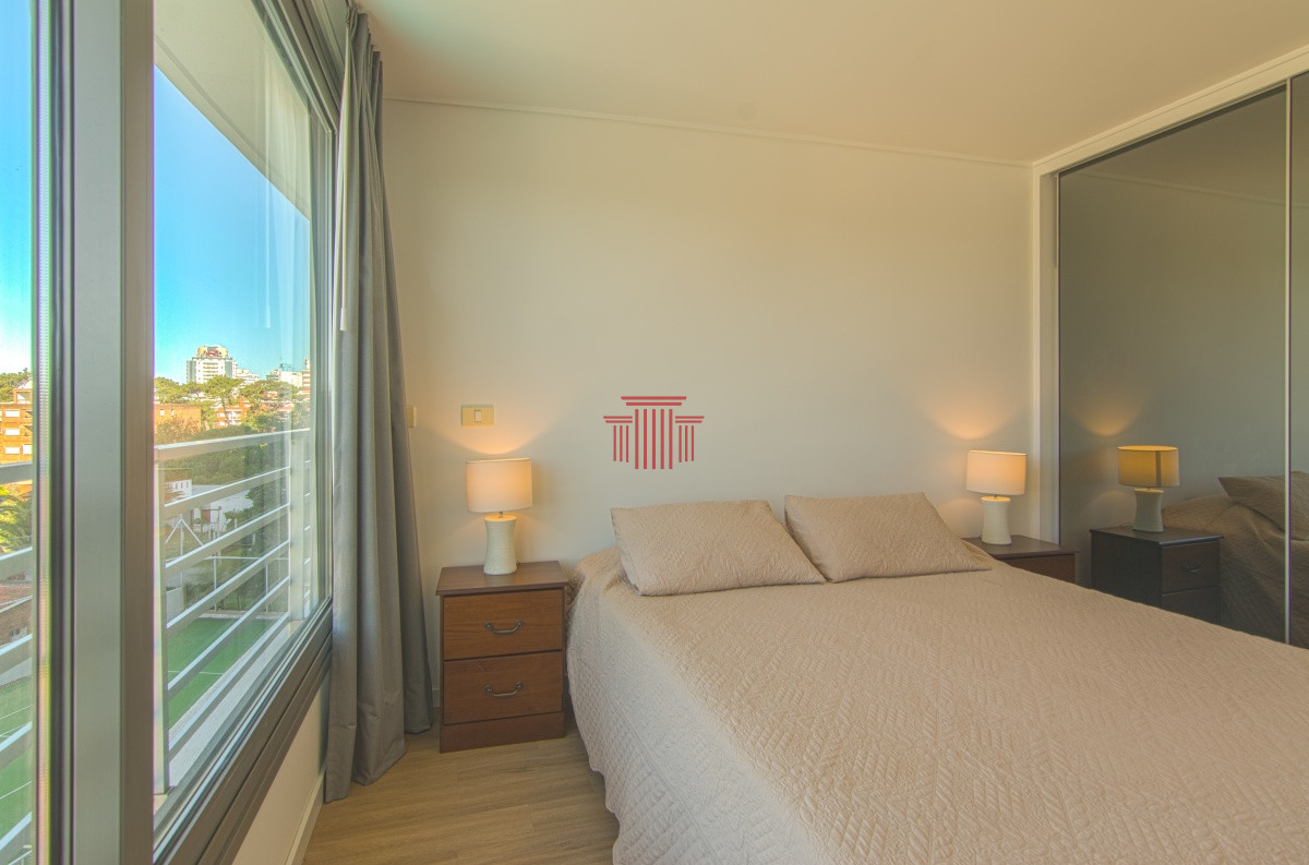 Apartamento ID.13300 - Apartamento en Punta del Este , playa Mansa, 2 dormitorios