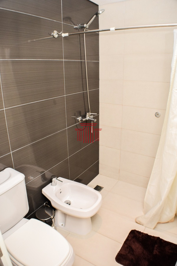 Apartamento ID.13102 - Apartamento en alquiler temporal, en Punta Del Este, Playa  brava.