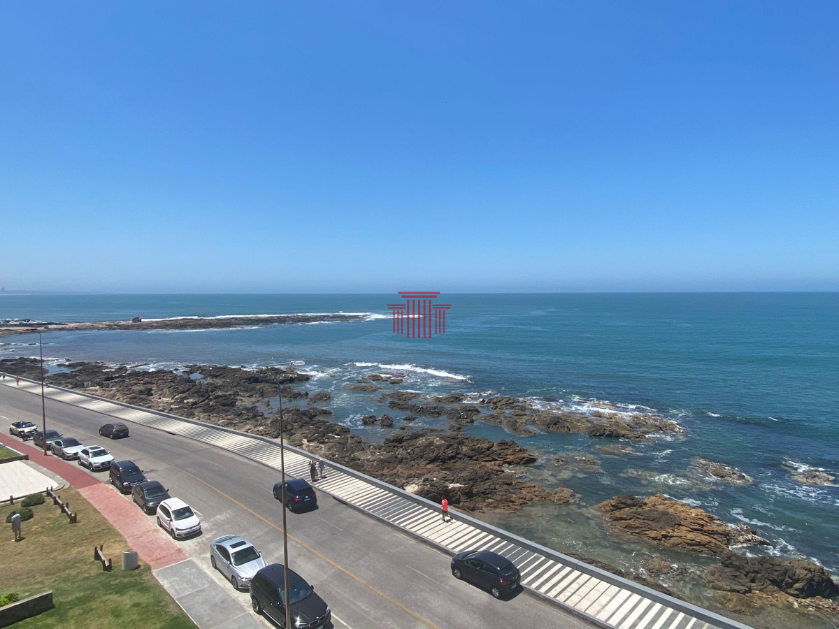 Apartamento ID.13810 - Venta de apartamento - Punta del Este - 3 dormitorios - vista al mar