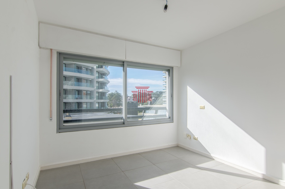 Apartamento ID.10930 - Apartamento en Punta del Este   2 dormitorios con parrillero 