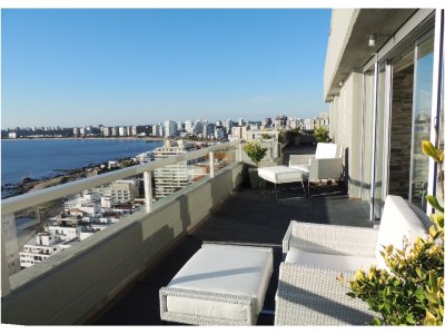 APARTAMENTO EN VENTA, PUNTA DEL ESTE, ESPECTACULAR VISTA AL PUERTO Y BAHÍA