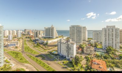 Apartamento en Punta Del Este, en venta y alquiler