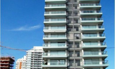Apartamento en venta, Punta del Este con parrillero propio