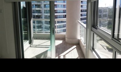 Apartamento en Punta del Este  , playa brava