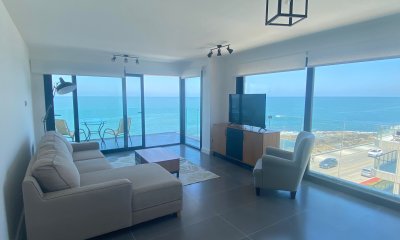 Venta de apartamento - Punta del Este - 3 dormitorios - vista al mar