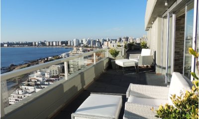 APARTAMENTO EN VENTA, PUNTA DEL ESTE, ESPECTACULAR VISTA AL PUERTO Y BAHÍA