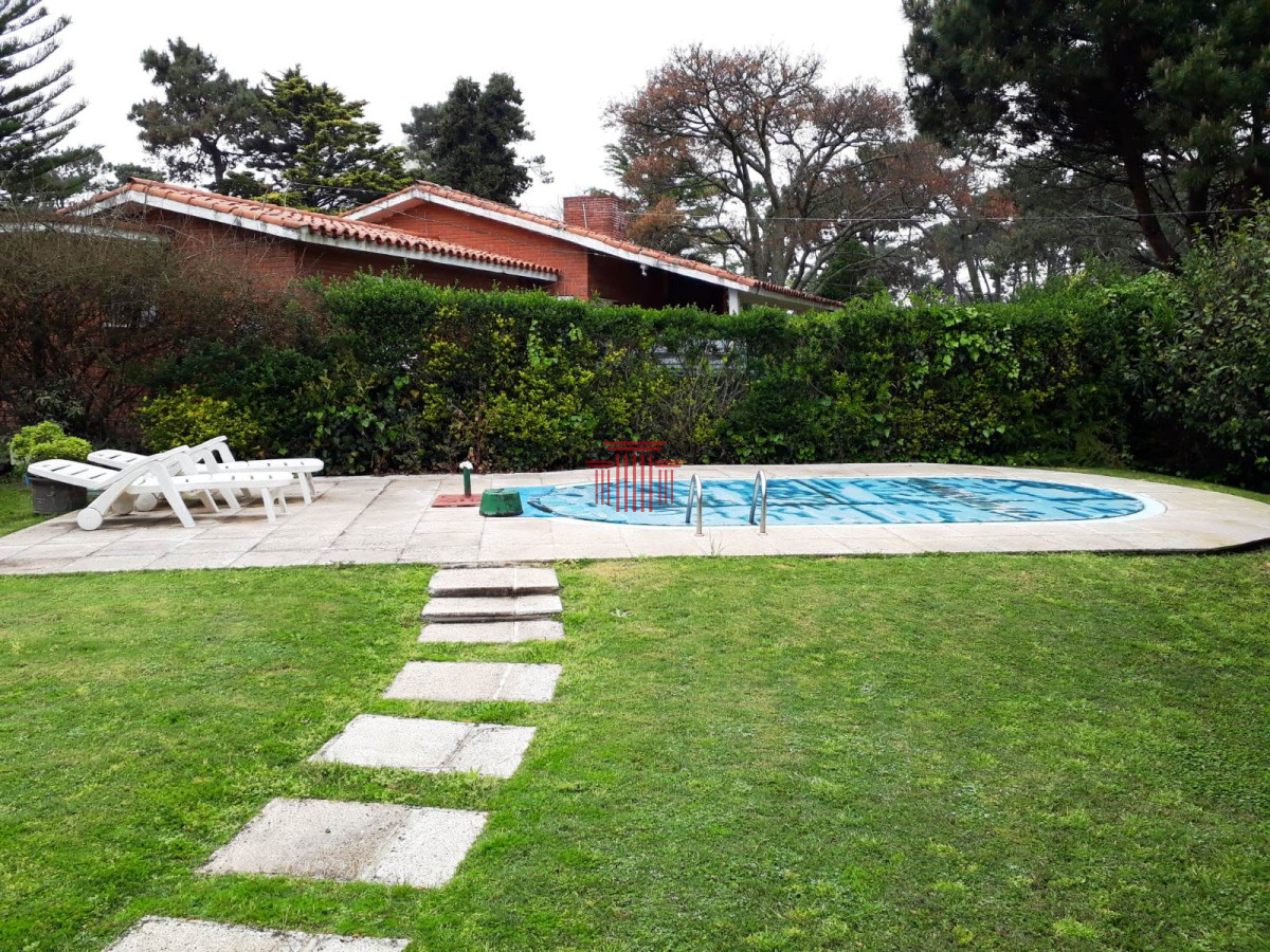 Casa ID.13235 - Casa en venta, Cantegril Punta del Este