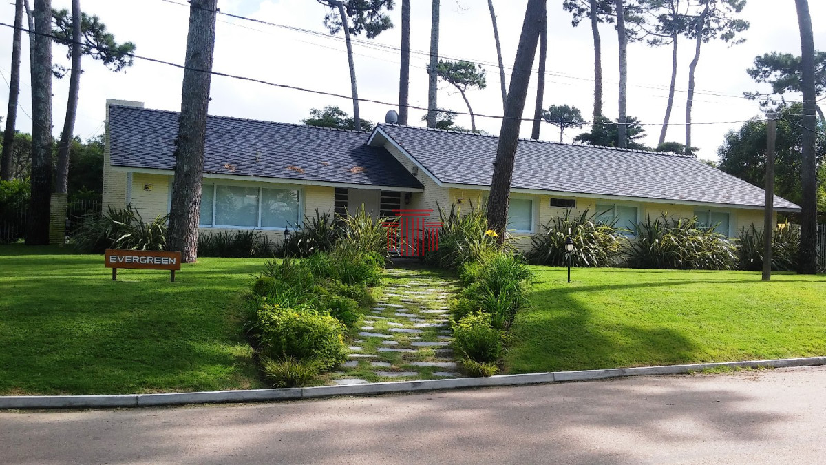 Casa ID.11992 - Alquiler de temporada, playa mansa, Punta del Este