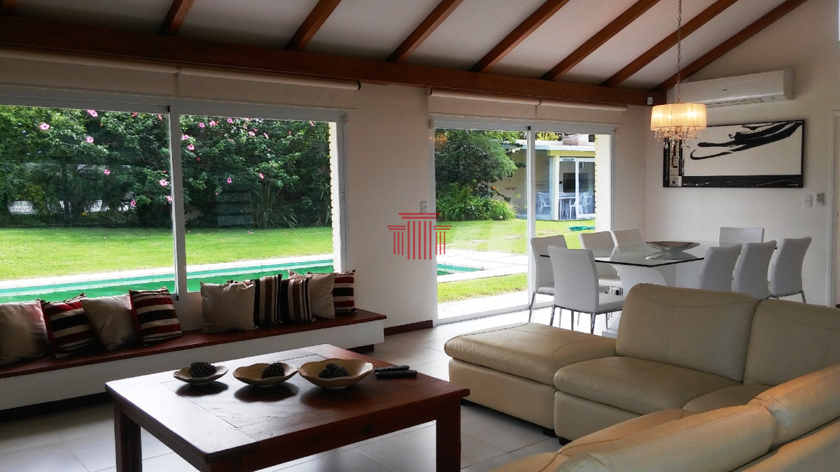 Casa ID.11992 - Alquiler de temporada, playa mansa, Punta del Este
