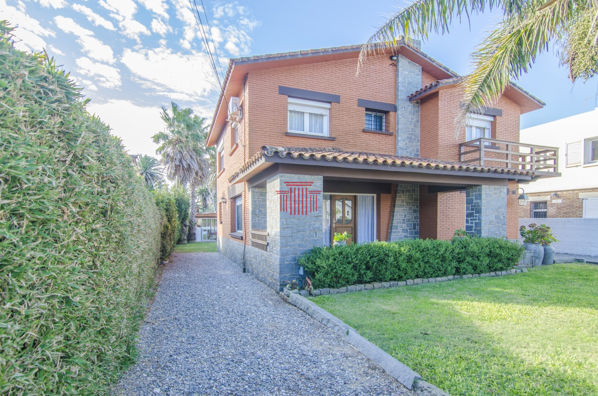 Casa ID.11026 - Casa en Punta del Este , Peninsula a Mtrs del Puerto 