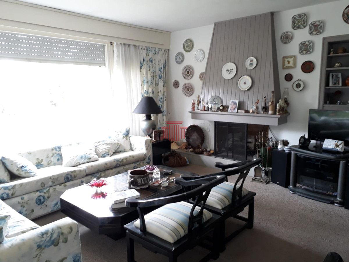 Casa ID.13235 - Casa en venta, Cantegril Punta del Este
