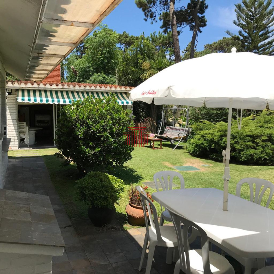 Casa ID.13235 - Casa en venta, Cantegril Punta del Este