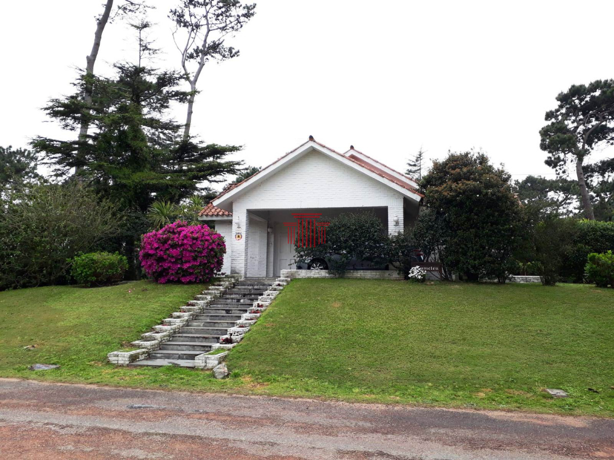 Casa ID.13235 - Casa en venta, Cantegril Punta del Este