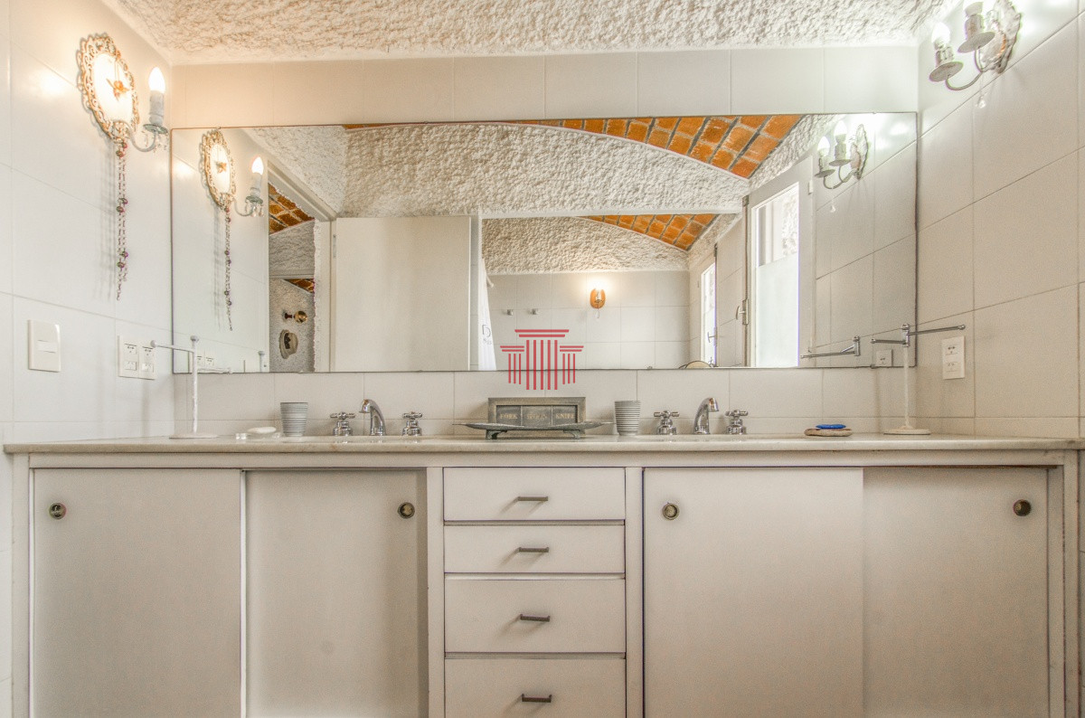 Apartamento ID.11923 - Casa en venta península, Punta del Este