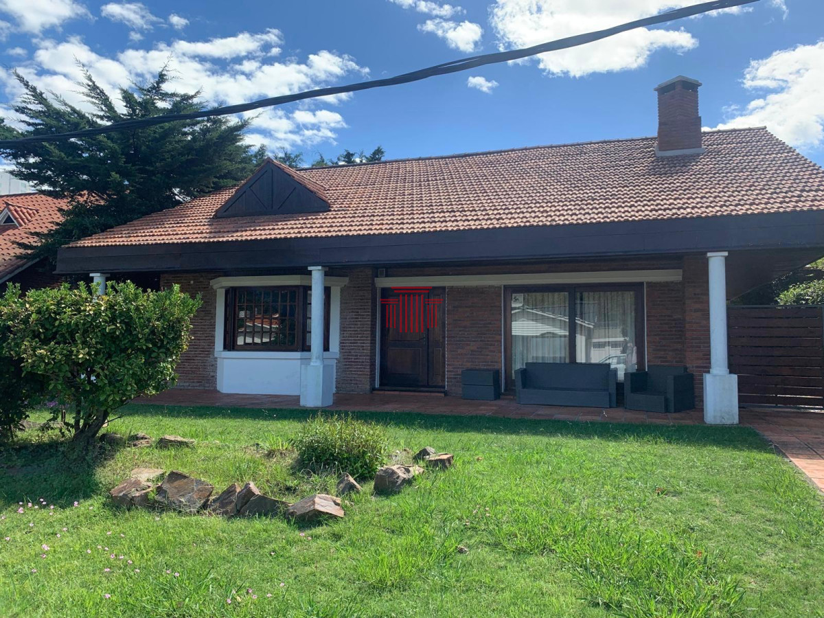 Apartamento ID.13151 - Casa en Alquiler, playa mansa Punta del Este