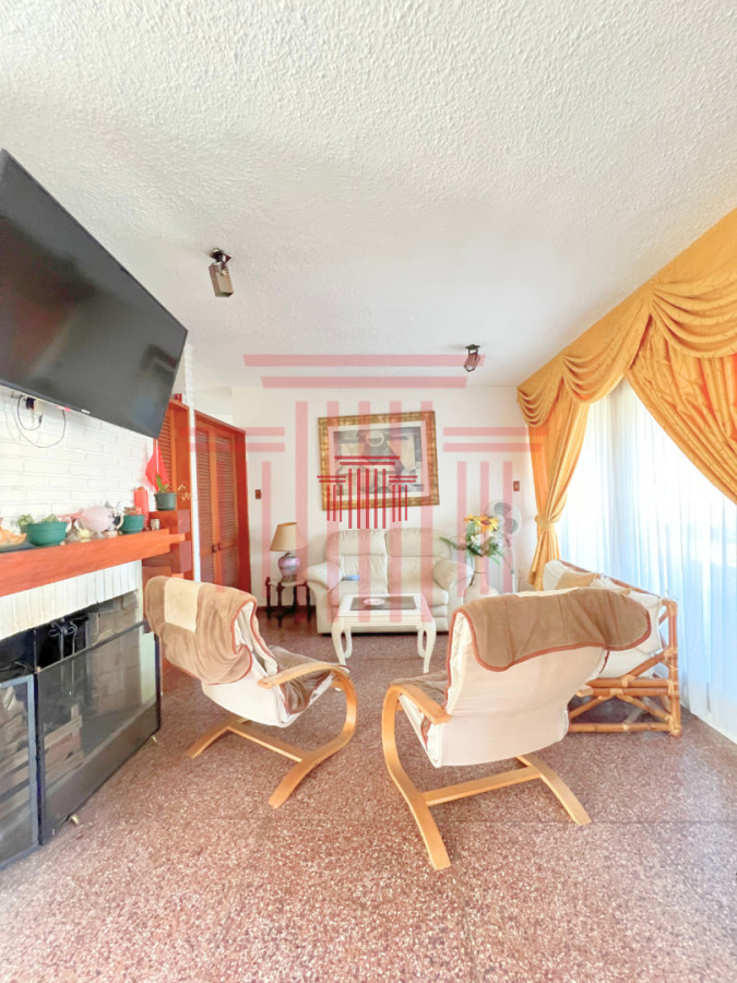 Casa ID.14068 - Casa de 5 dormitorios con piscina y cancha de tenis en Playa Mansa