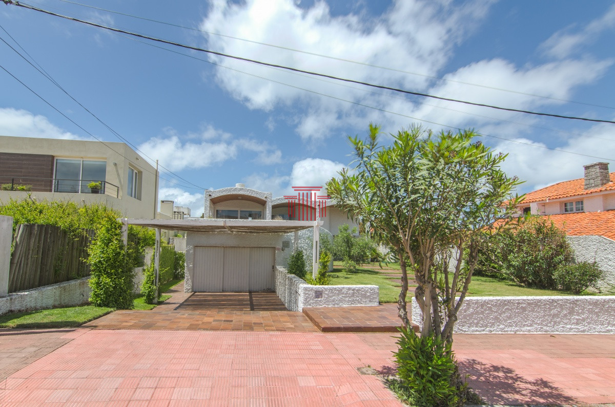 Apartamento ID.11923 - Casa en venta península, Punta del Este