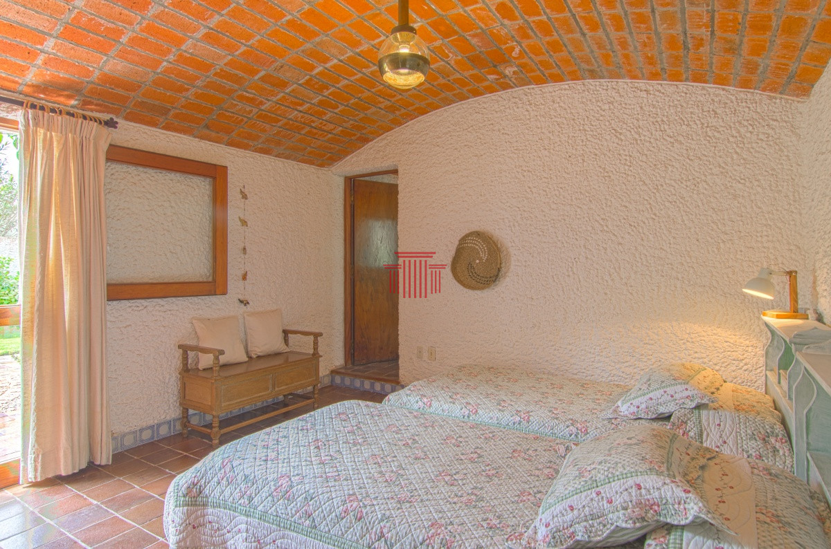 Apartamento ID.11923 - Casa en venta península, Punta del Este