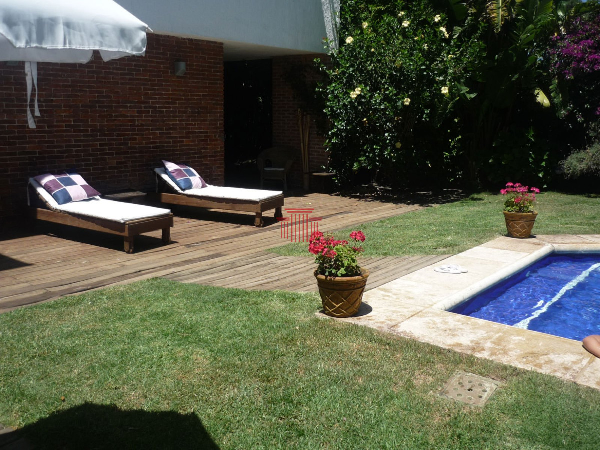 Apartamento ID.11695 - Casa en venta, próxima a playa mansa, Punta del Este