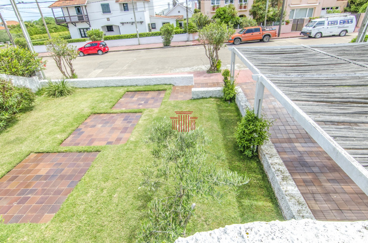 Apartamento ID.11923 - Casa en venta península, Punta del Este