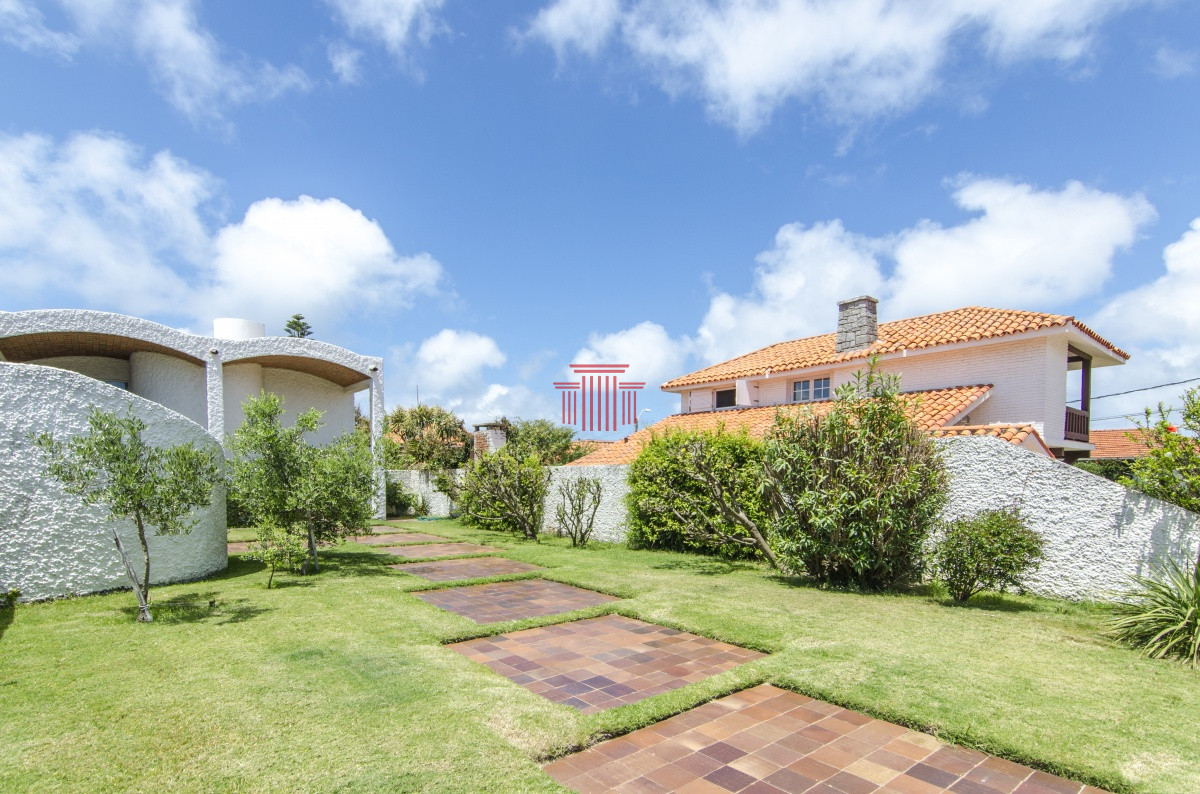 Apartamento ID.11923 - Casa en venta península, Punta del Este