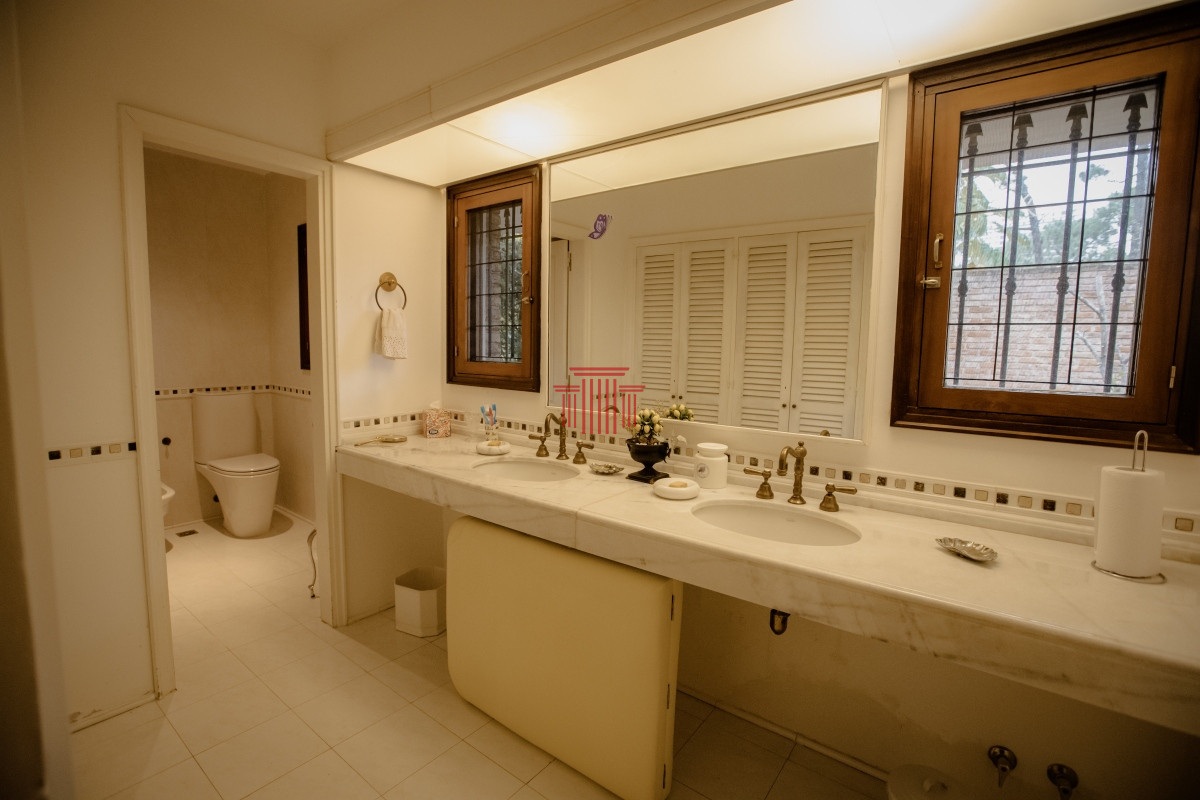 Casa ID.13990 - casa en venta 4 dormitorios punta del este 
