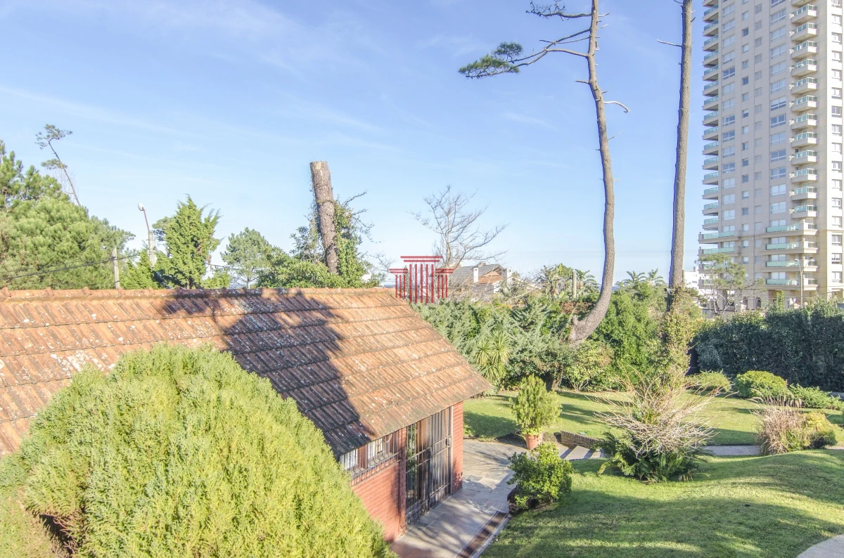 Casa ID.11882 - Casa en venta, zona Playa Mansa, Punta del Este 