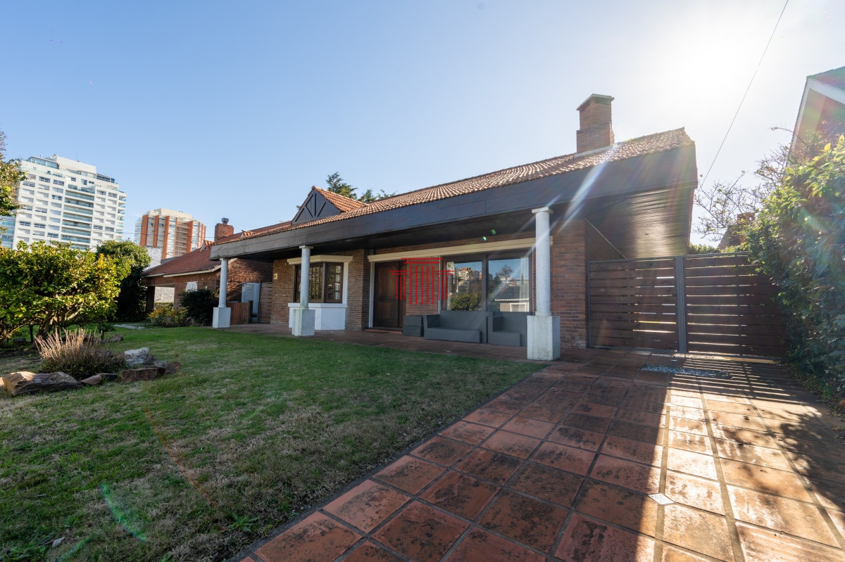 Casa ID.13151 - Casa en Alquiler, playa mansa Punta del Este