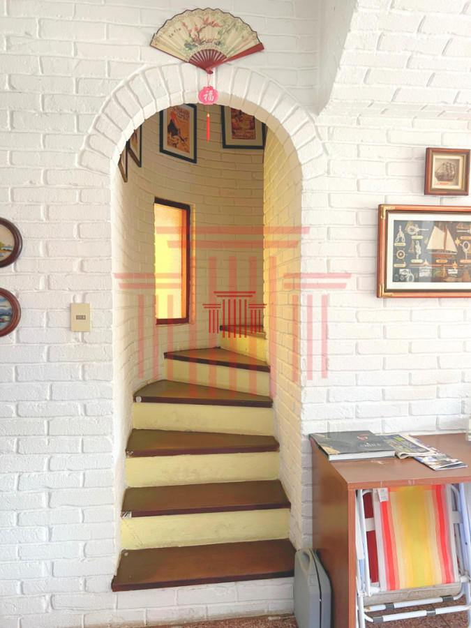 Casa ID.14068 - Casa de 5 dormitorios con piscina y cancha de tenis en Playa Mansa