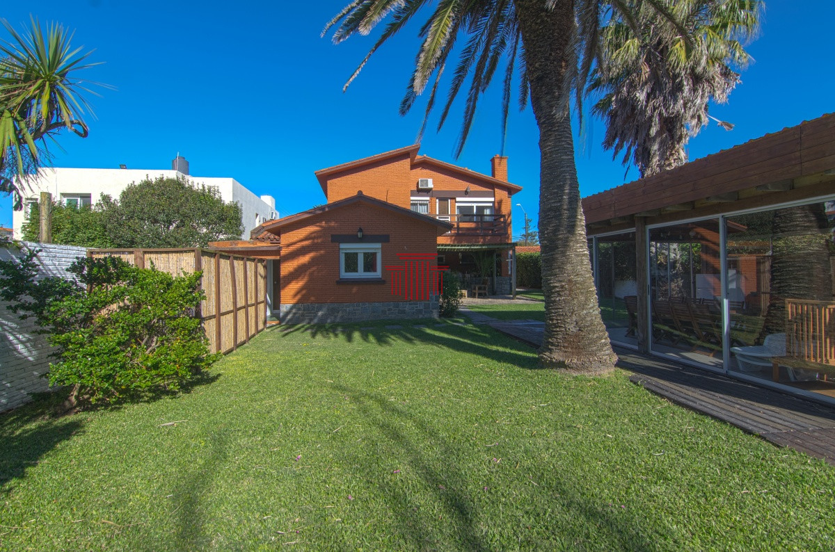 Casa ID.11026 - Casa en Punta del Este , Peninsula a Mtrs del Puerto 