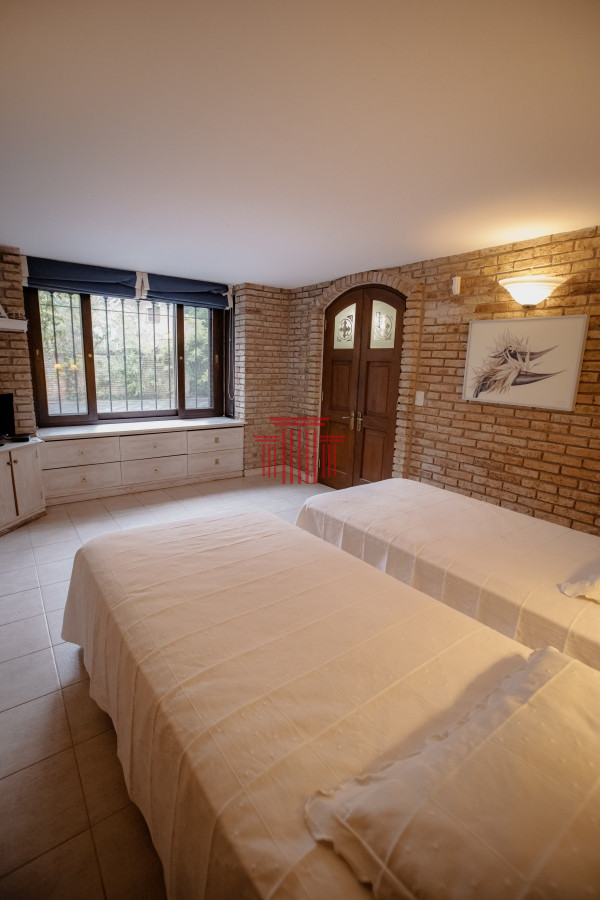 Casa ID.13990 - casa en venta 4 dormitorios punta del este 