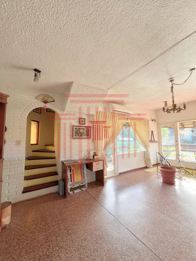 Casa ID.14068 - Casa de 5 dormitorios con piscina y cancha de tenis en Playa Mansa