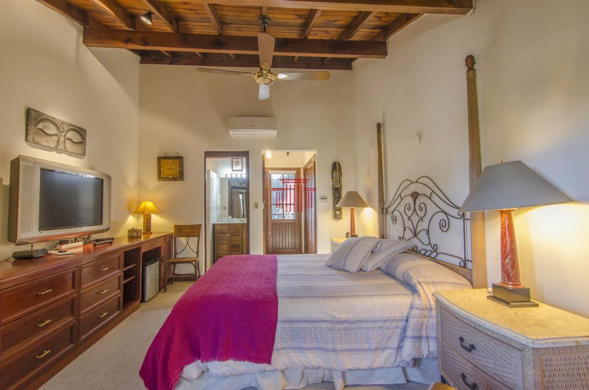 Casa ID.11882 - Casa en venta, zona Playa Mansa, Punta del Este 