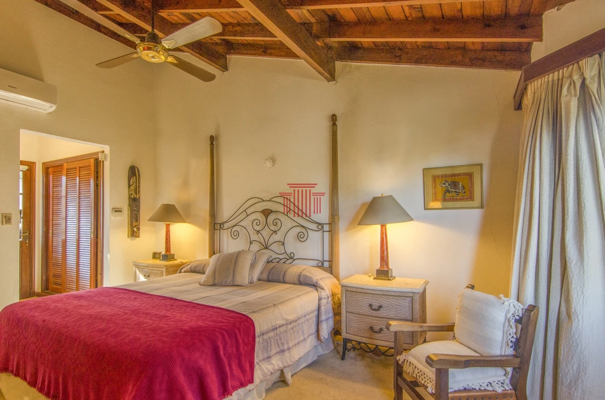 Casa ID.11882 - Casa en venta, zona Playa Mansa, Punta del Este 