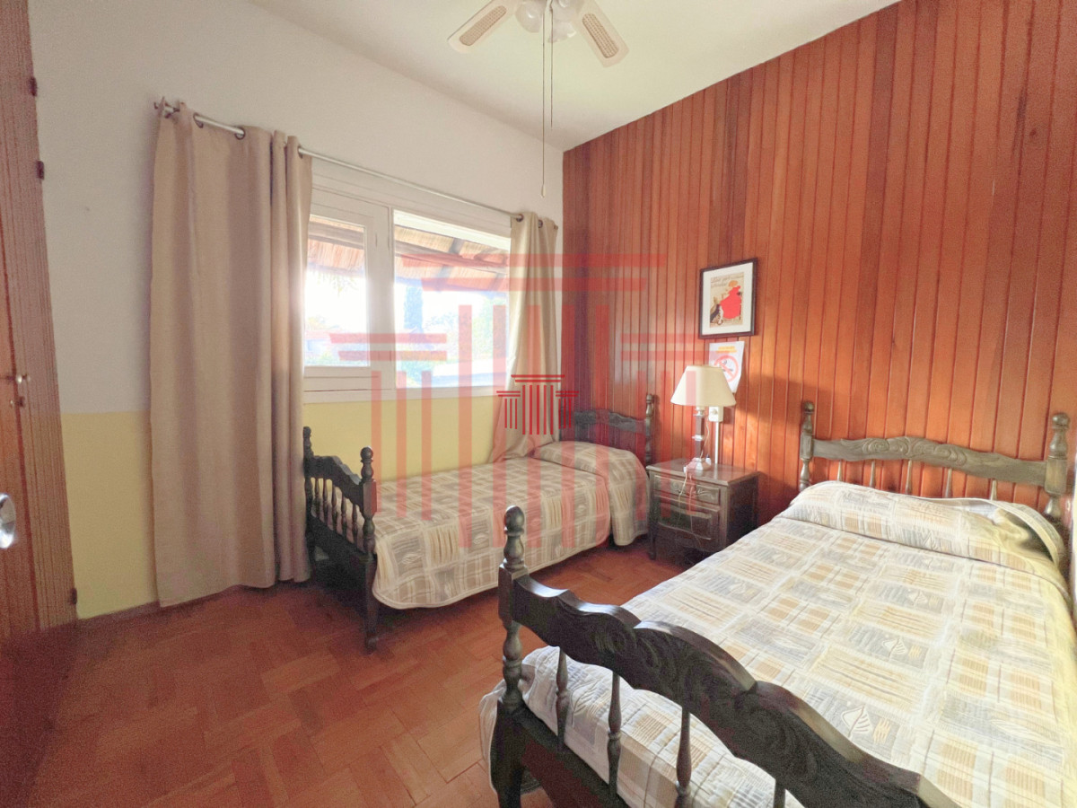 Casa ID.14068 - Casa de 5 dormitorios con piscina y cancha de tenis en Playa Mansa